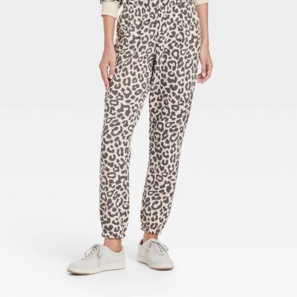 Leopard Print Graphic Jogger Pant-Large